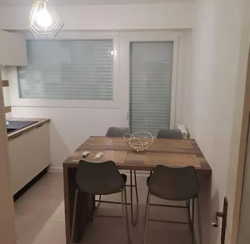 Superbe Neuf Et Moderne. *